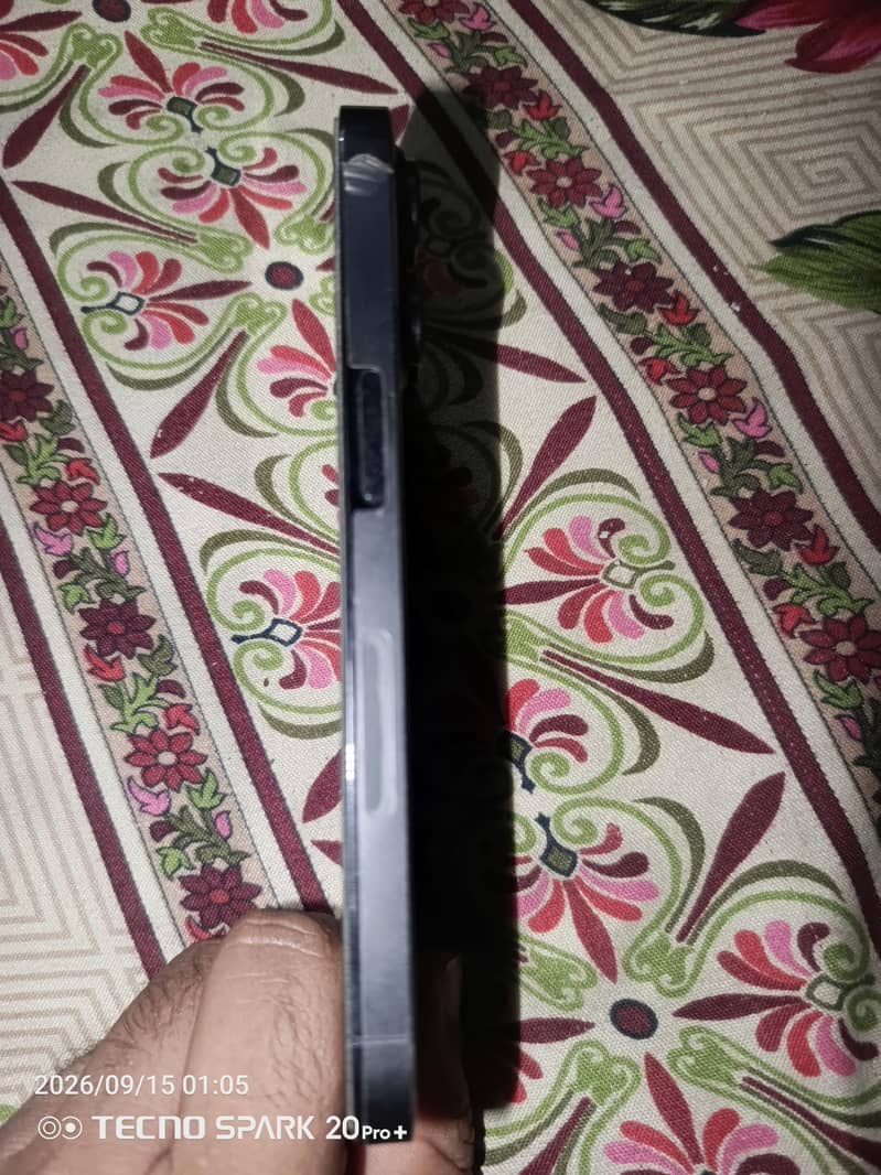 Apple iPhone 14 Pro 2