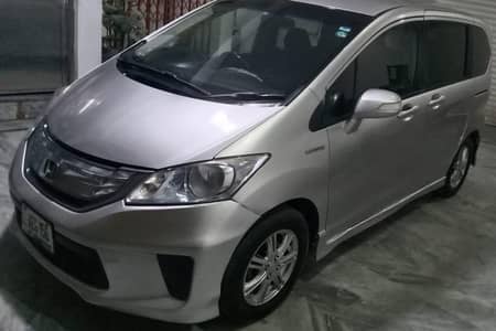Honda Freed 2012 v good looking