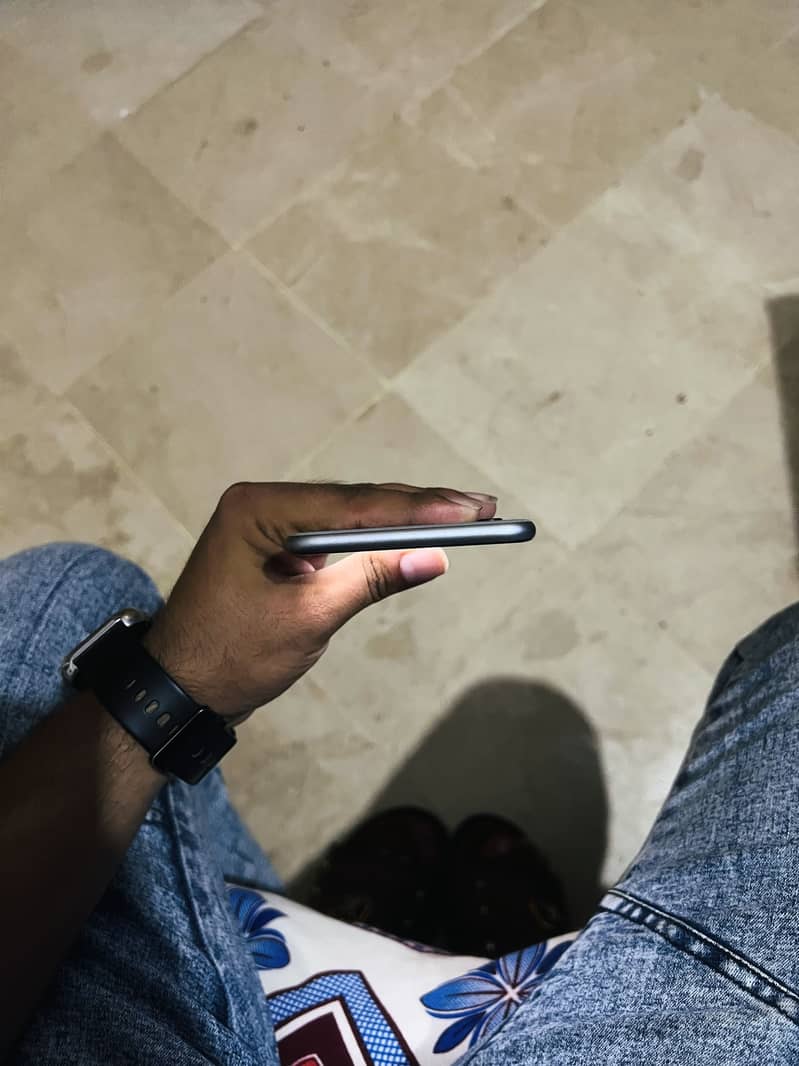 Apple iPhone 6 Plus 5