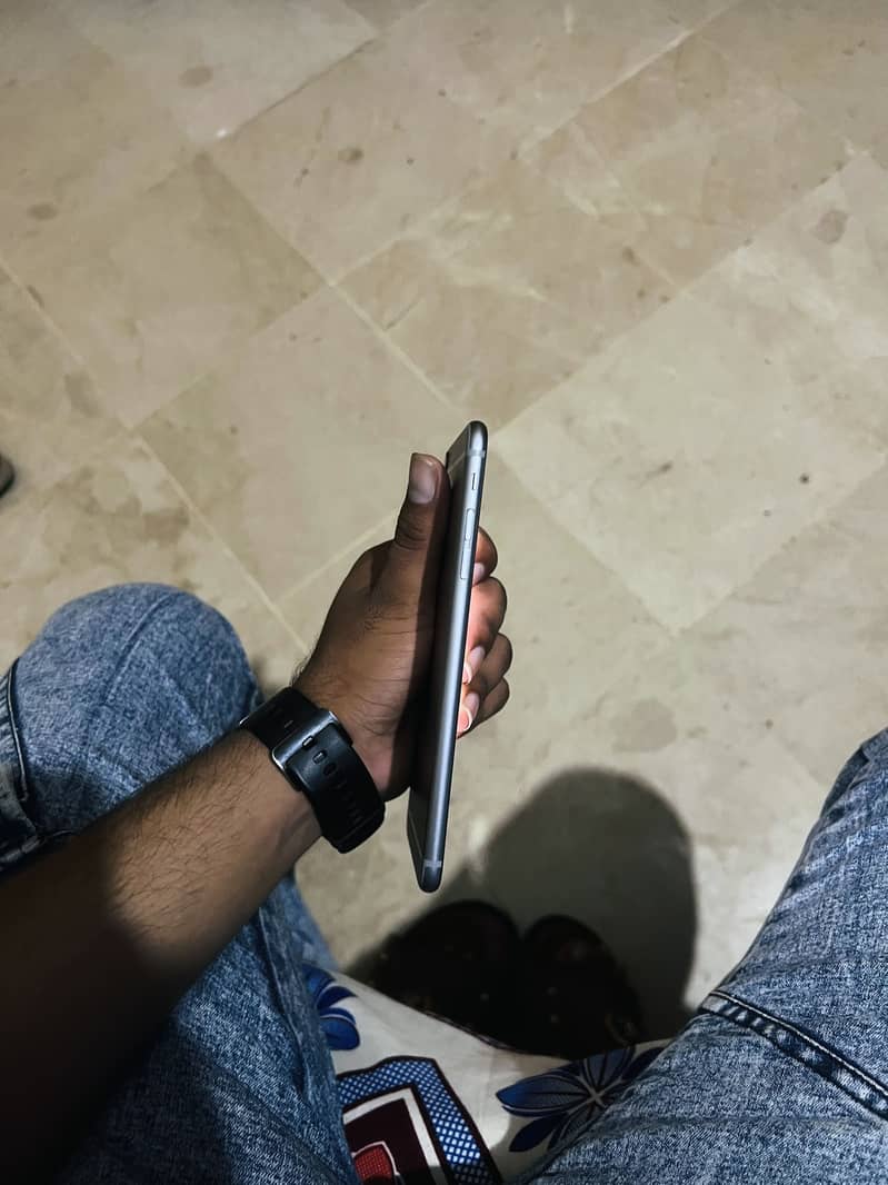 Apple iPhone 6 Plus 9