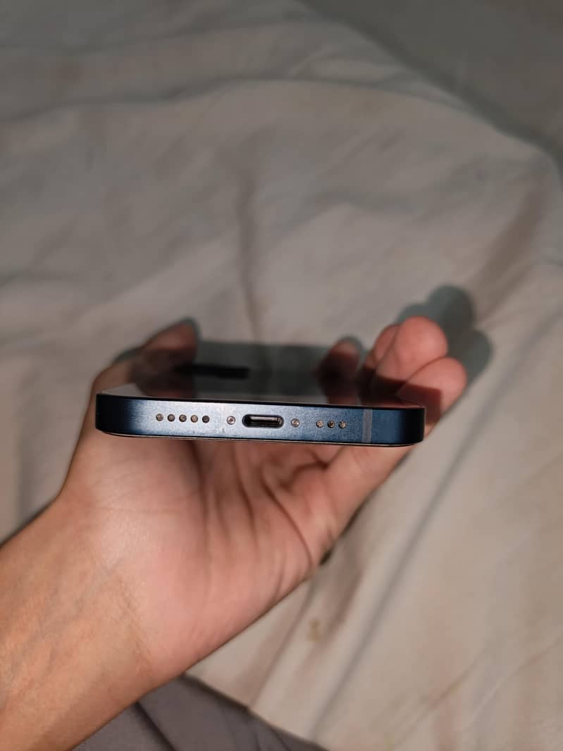 Apple iPhone 13 4