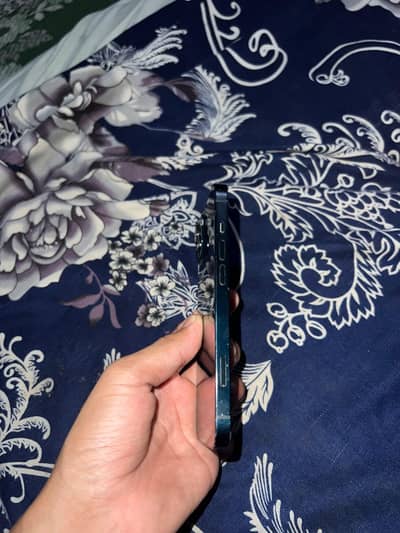 Apple iPhone 14