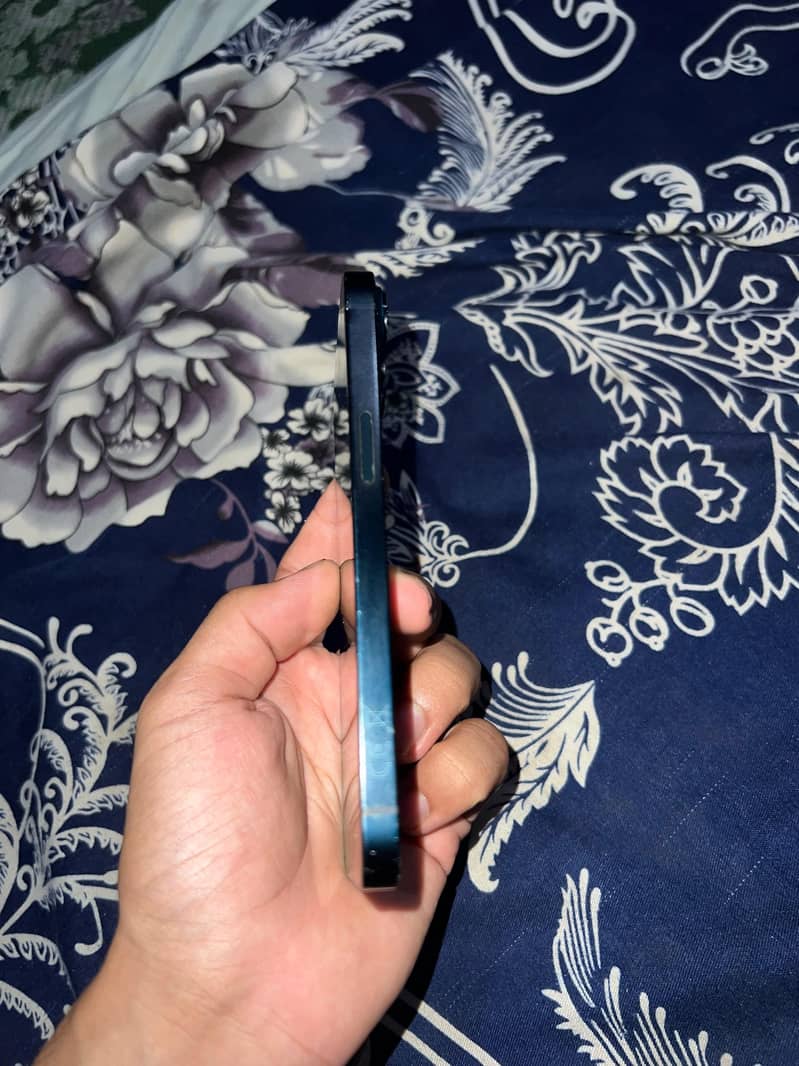 Apple iPhone 14 6