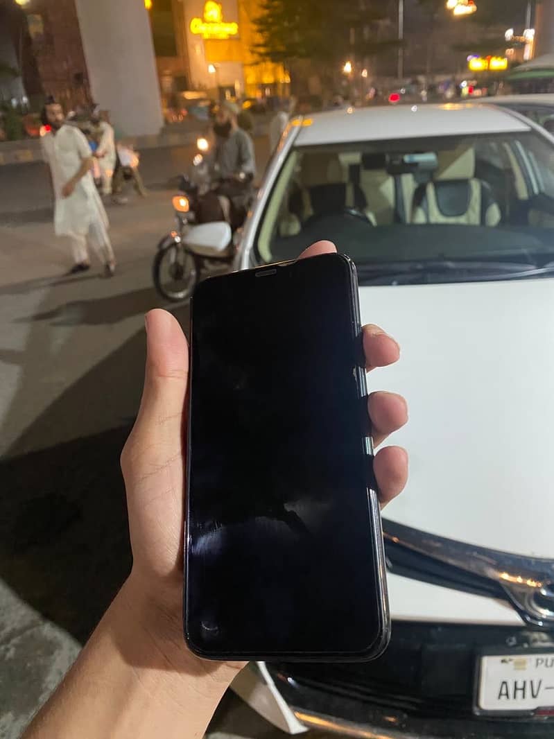 Apple iPhone 11 Pro Max 0