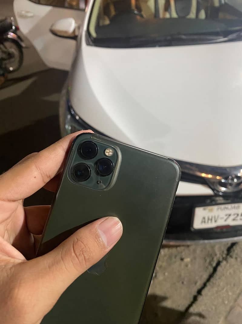 Apple iPhone 11 Pro Max 4