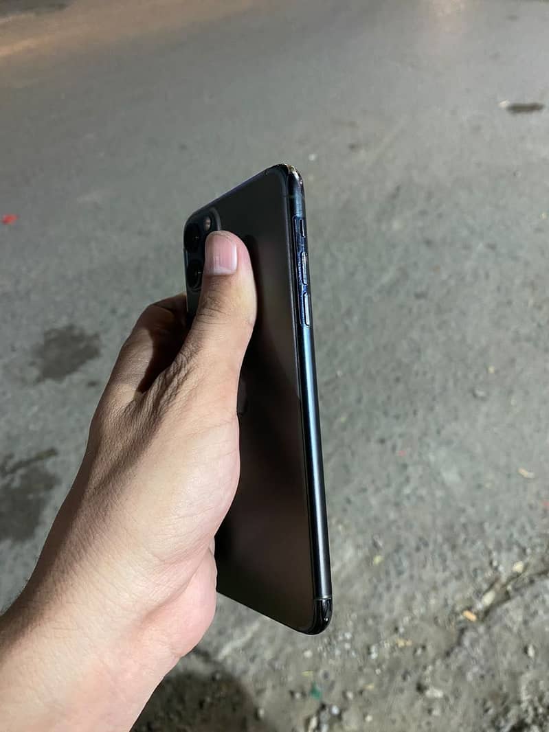 Apple iPhone 11 Pro Max 5