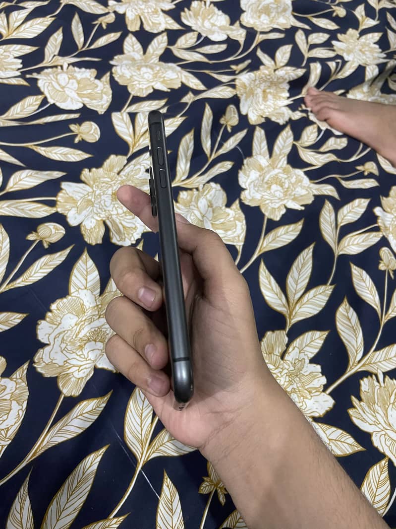 Apple iPhone 11 5
