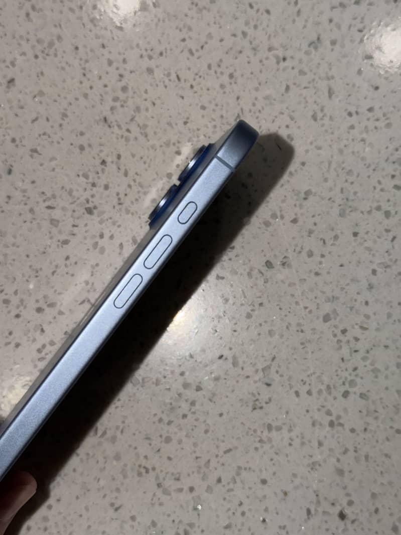 Apple iPhone 17 3