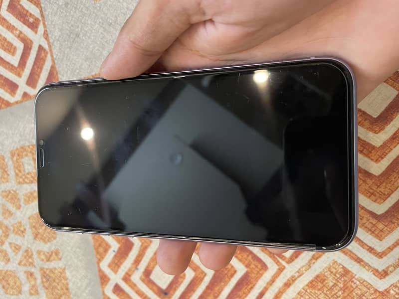 Apple iPhone 11 4