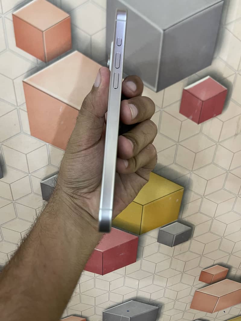 Apple iPhone 15 Pro Max 2