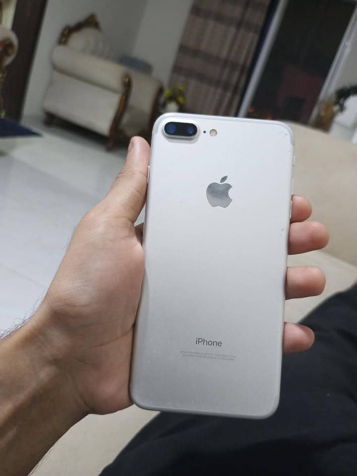Apple iPhone 7 Plus 1