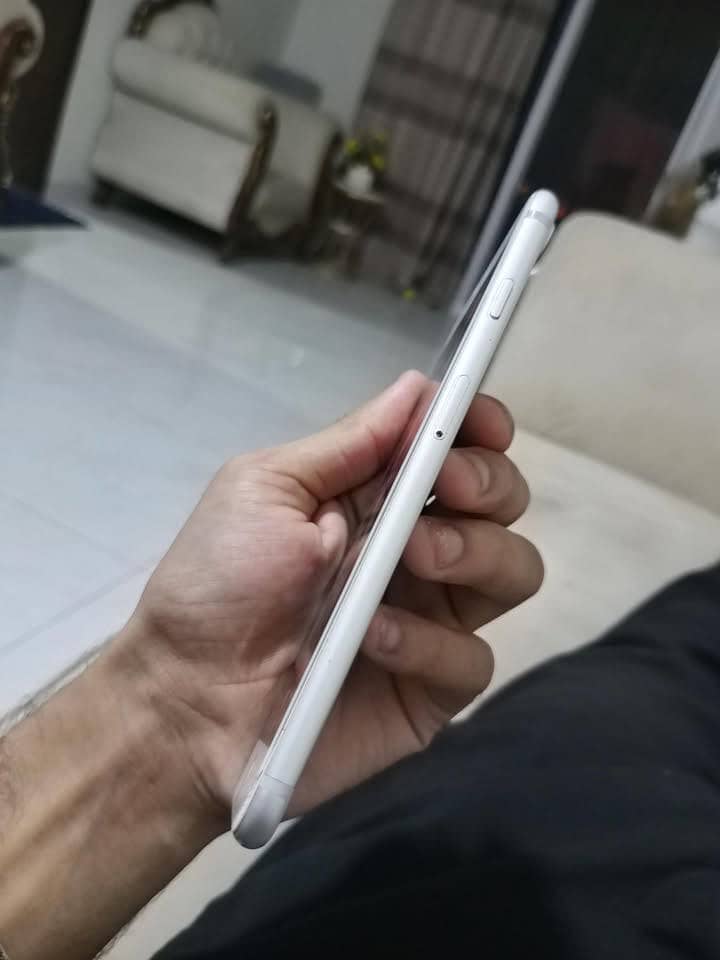 Apple iPhone 7 Plus 2