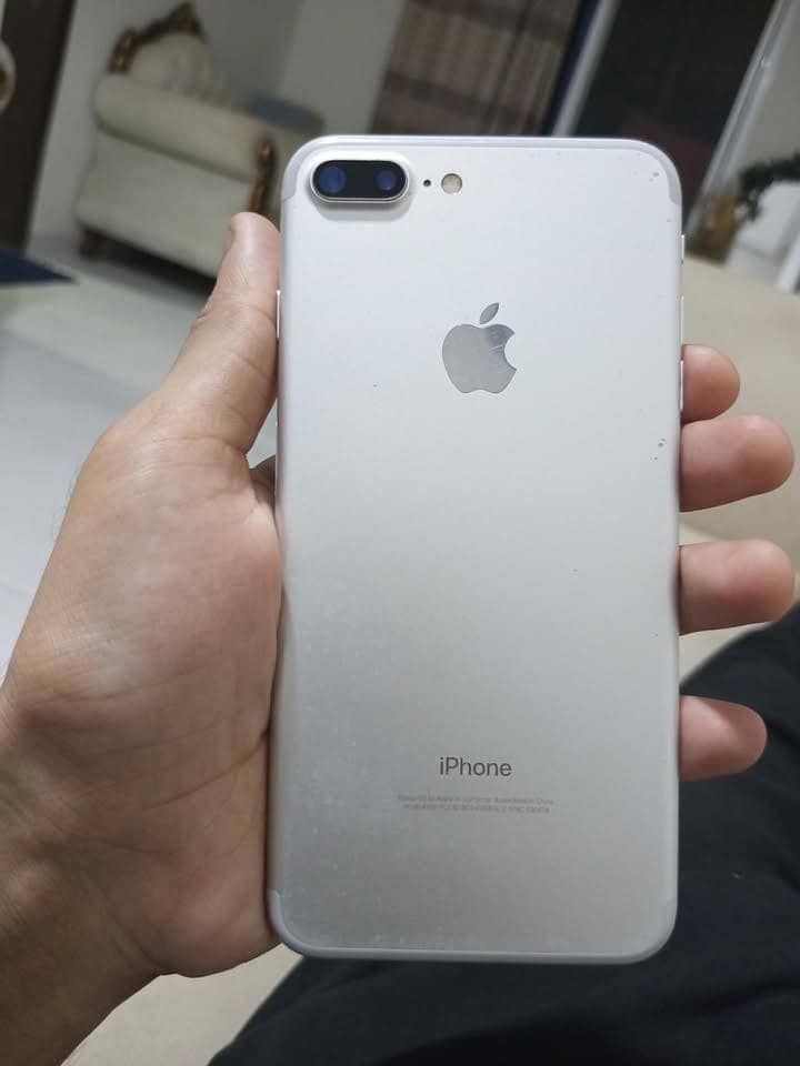 Apple iPhone 7 Plus 3
