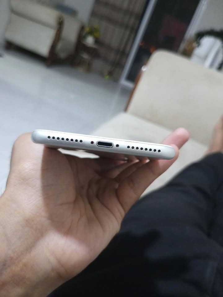 Apple iPhone 7 Plus 4