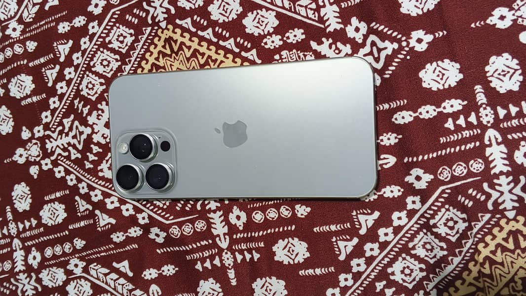 Apple iPhone 15 Pro Max 1