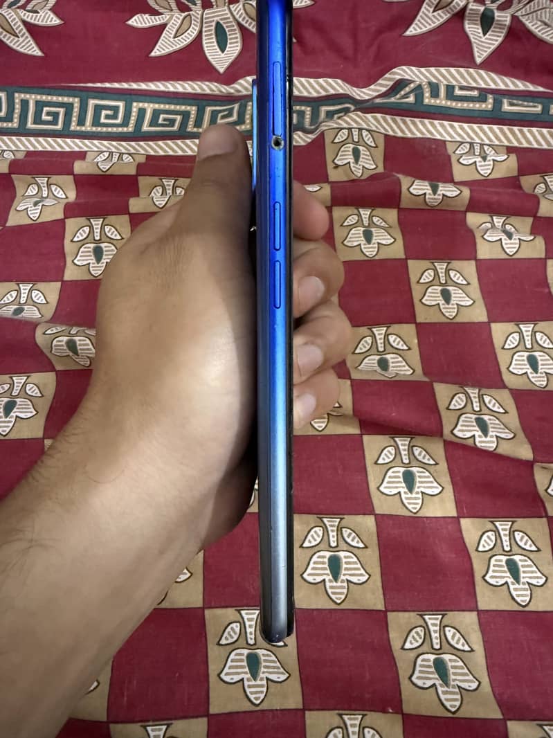 OPPO A54 4