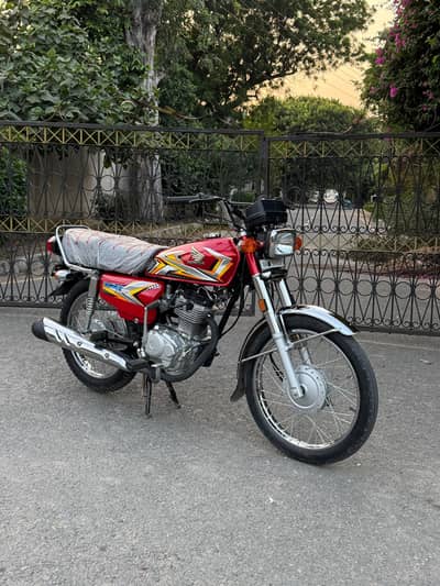 Honda CG 125 2025 model original 6500 km driven only like new bike