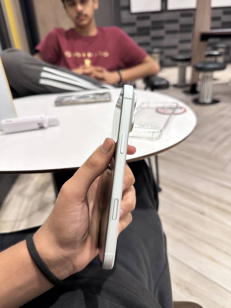 Apple iPhone 17 Pro Max 6