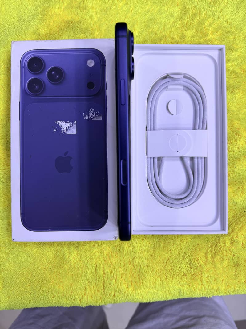 Apple iPhone 17 Pro Max 2