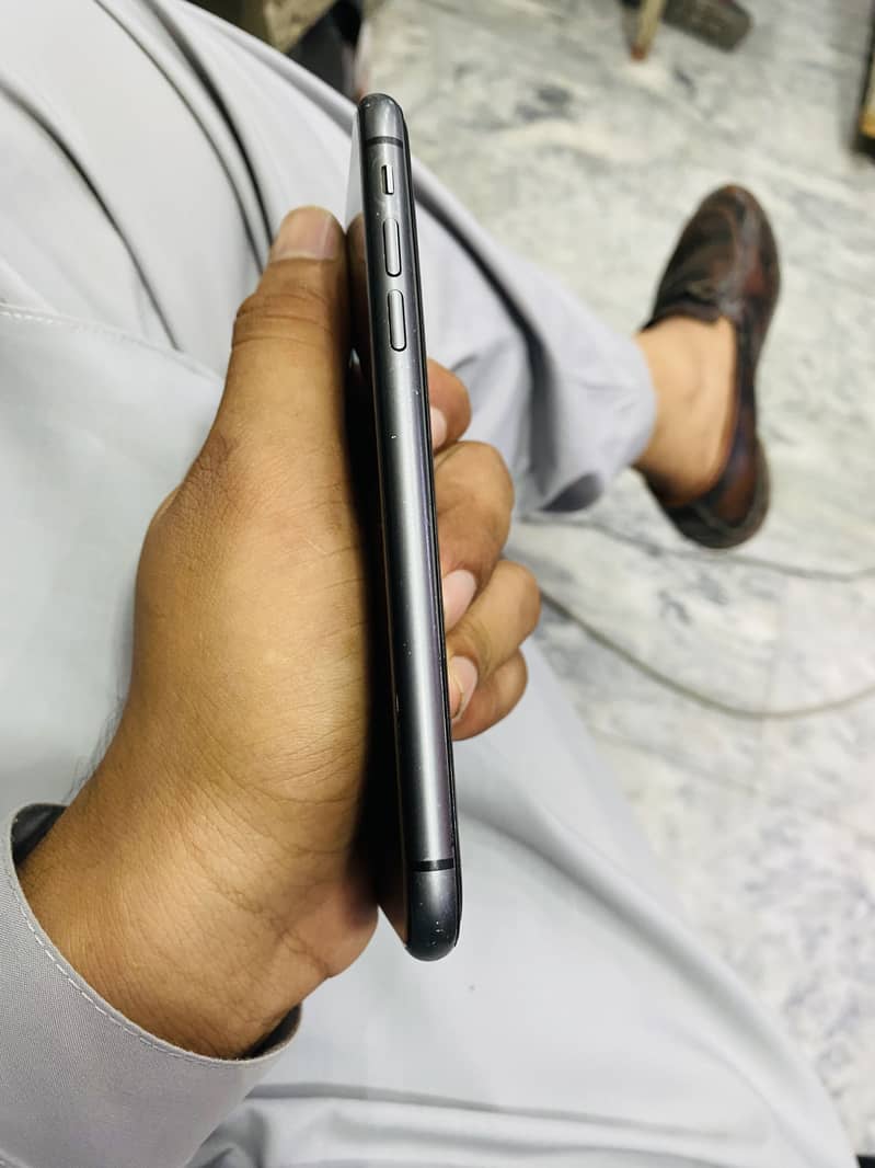 Apple iPhone 11 6