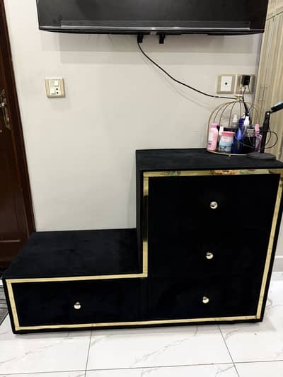 Black Dressing table in velvet