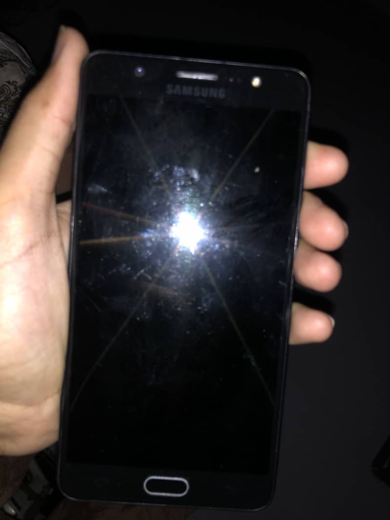 Samsung j7max 0