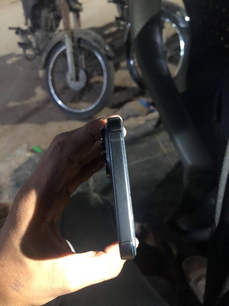 Apple iPhone 15 plus 1