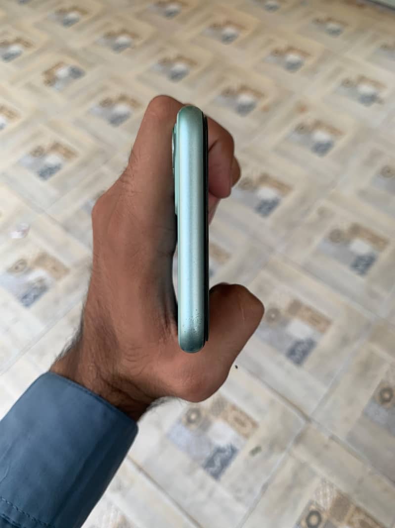 Apple iPhone 11 5