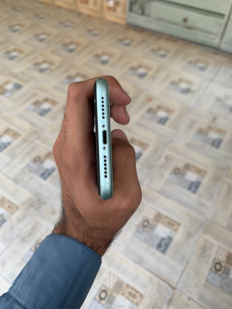 Apple iPhone 11 6