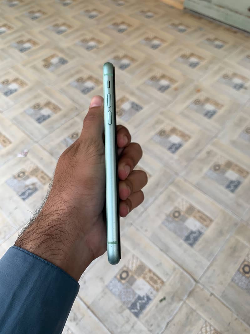 Apple iPhone 11 8
