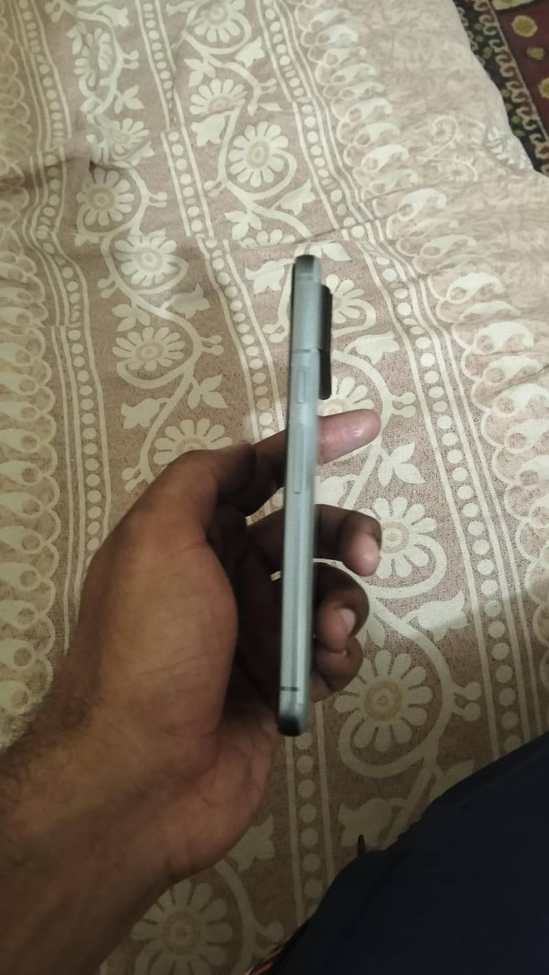 Google Pixel 8 3