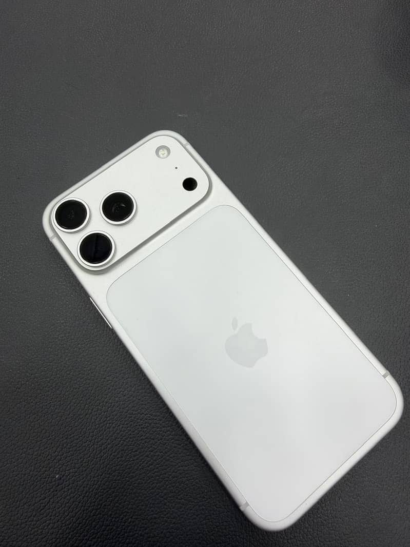Apple iPhone 17 Pro Max 0