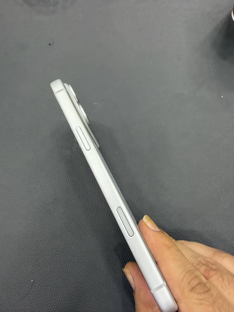 Apple iPhone 17 Pro Max 3