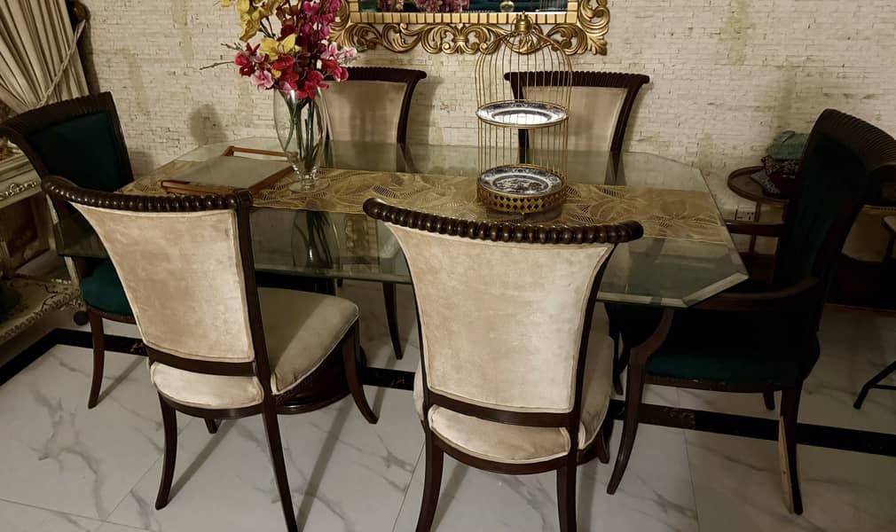 Dining Table 0