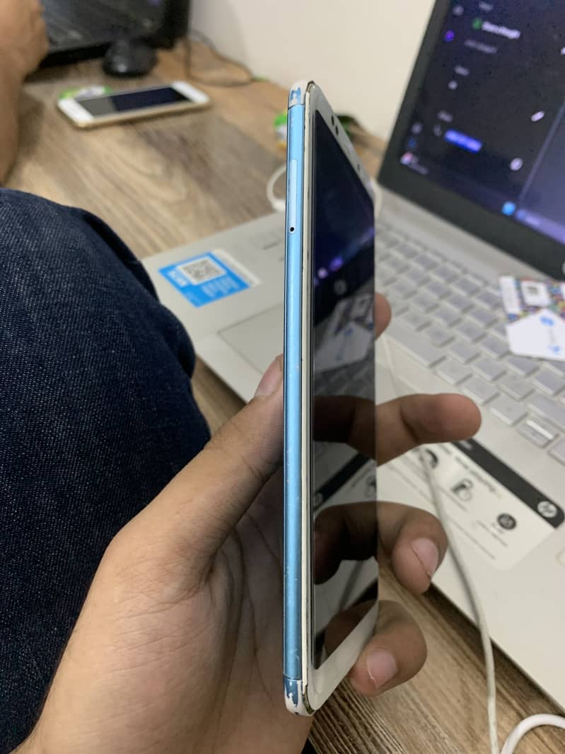 Xiaomi Redmi 5 Plus 2