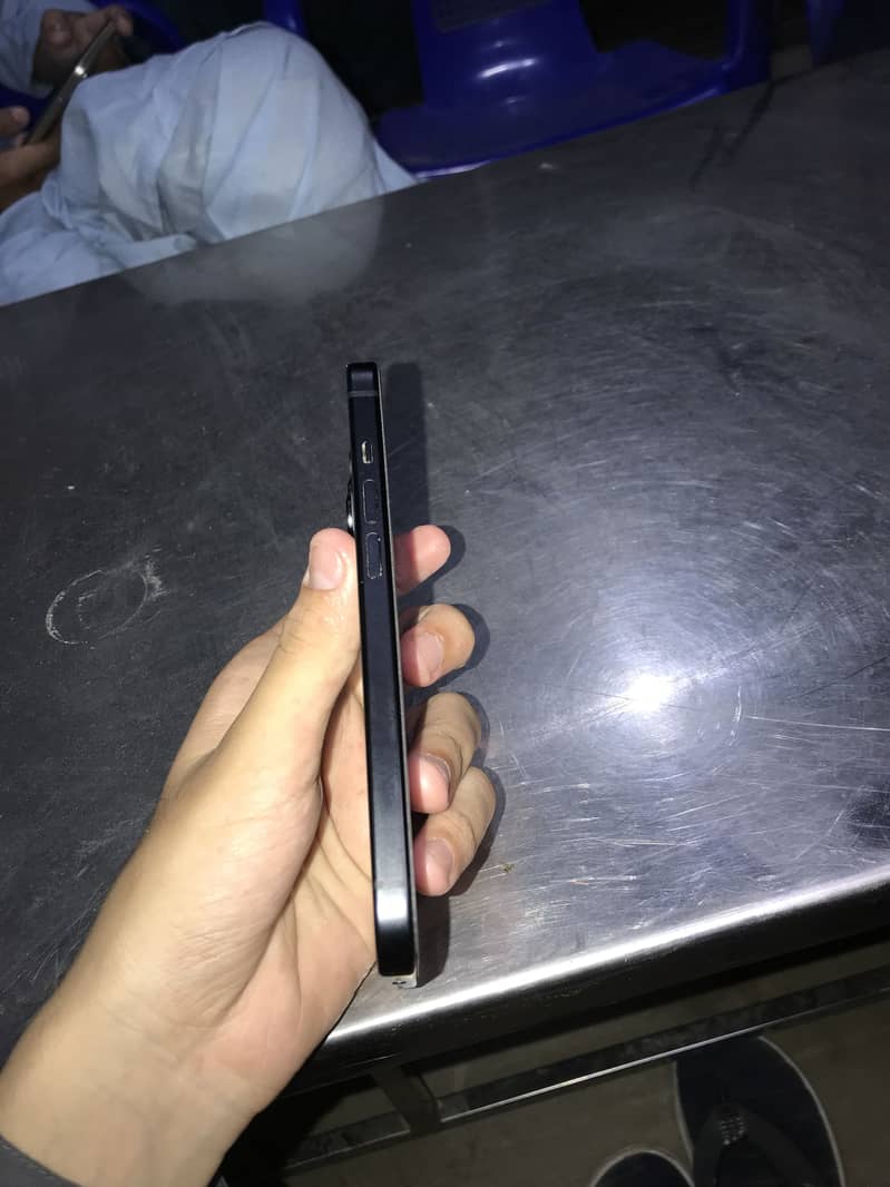Apple iPhone 15 7