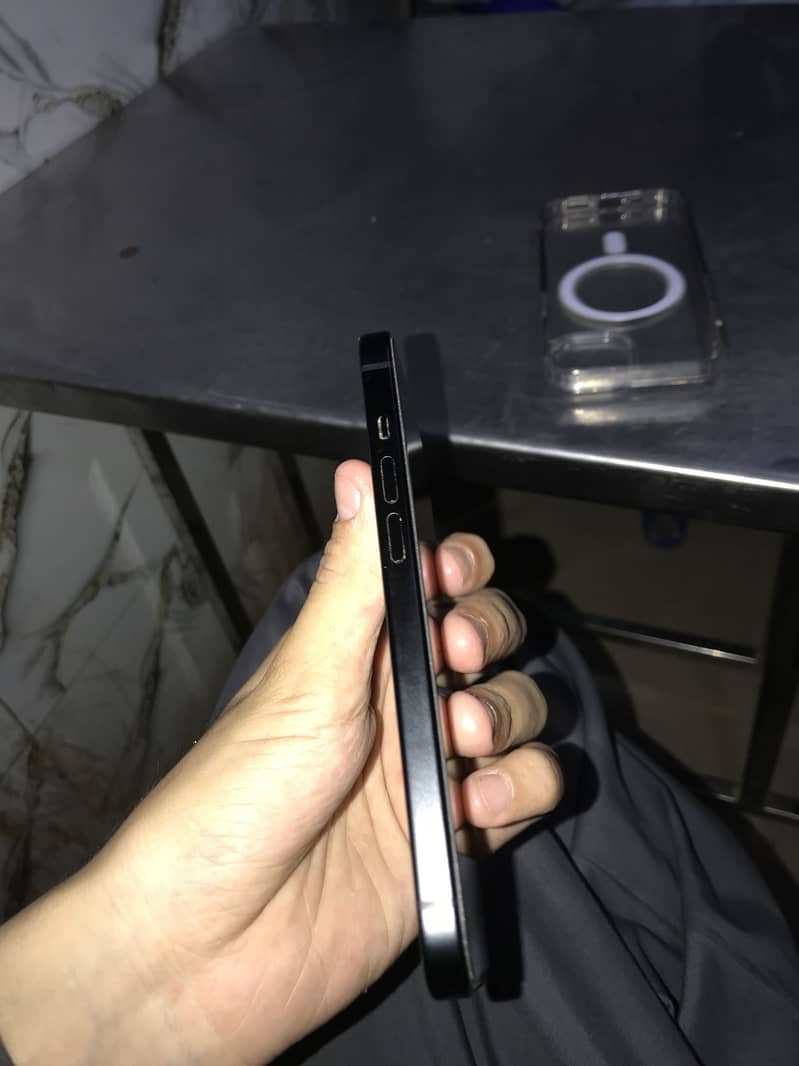 Apple iPhone 15 8