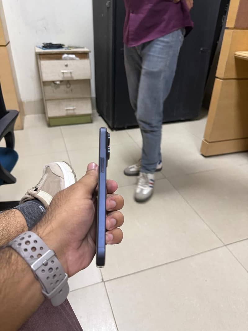 Apple iPhone 15 Pro Max 2