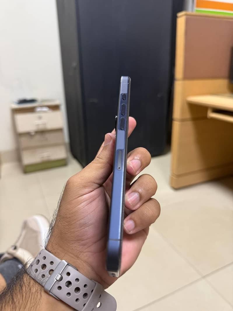 Apple iPhone 15 Pro Max 3