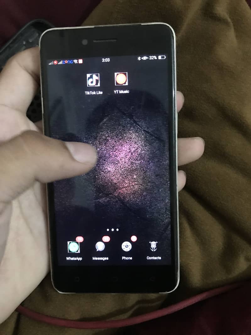 OPPO A37 1