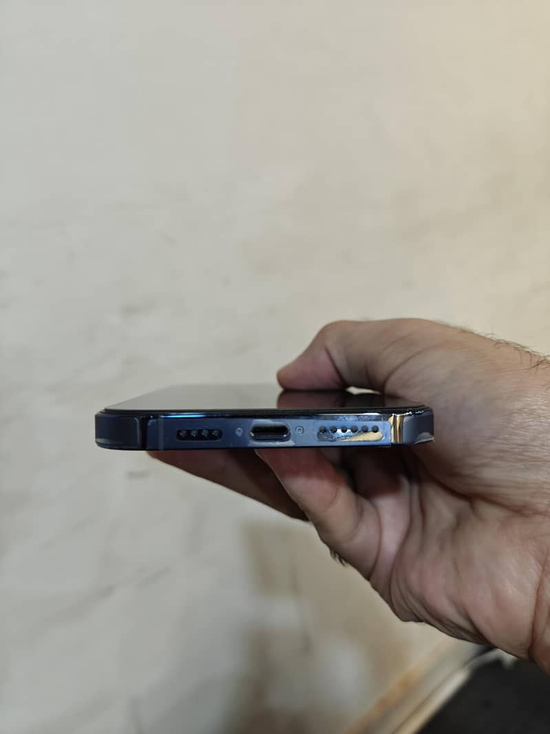 Apple iPhone 13 Pro Max 2
