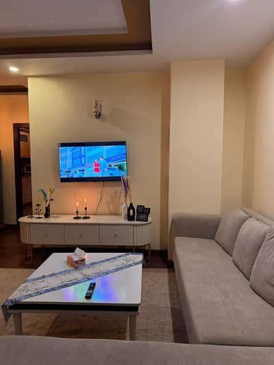 Per day apartment available luxury Furnished on f11