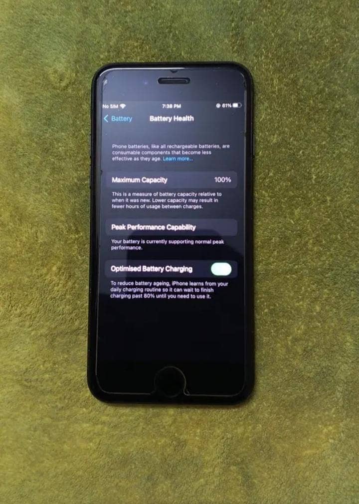 Apple iPhone 7 2