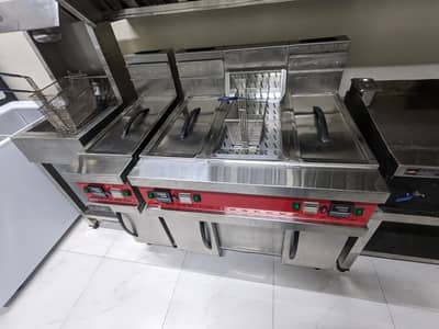 Commercial kitchen Equipment for sale (Slightly used/Almost New)