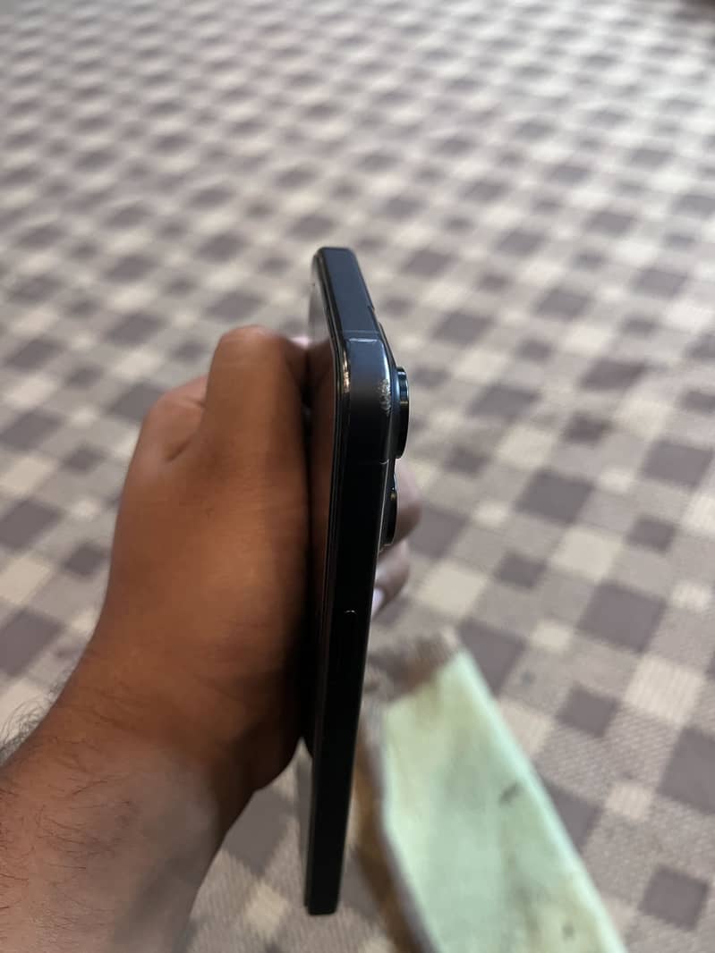 Apple iPhone 15 Pro Max 8