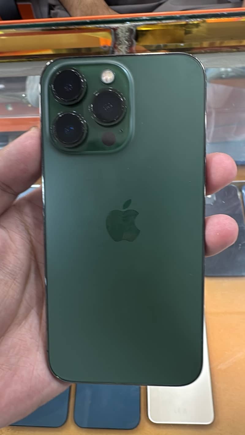 Apple iPhone 13 0