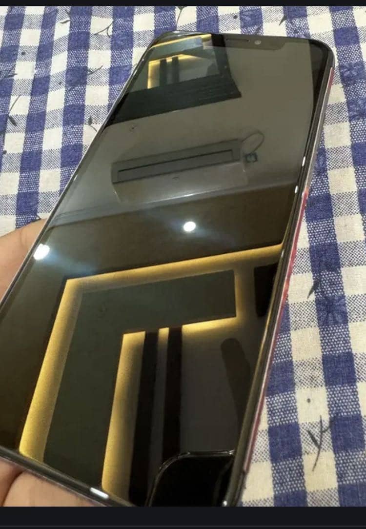 Apple iPhone X 4