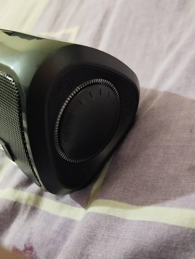 Speakers 2