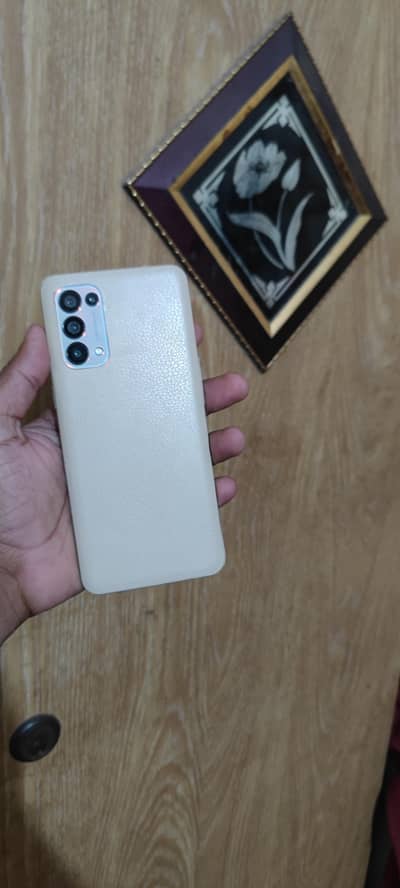 urjent peso ki zarorat hy oppo Reno 5 8+4/128 pta oficel  only mobile