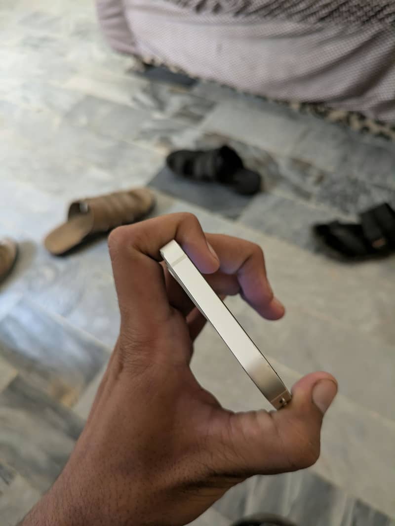Apple iPhone 12 5